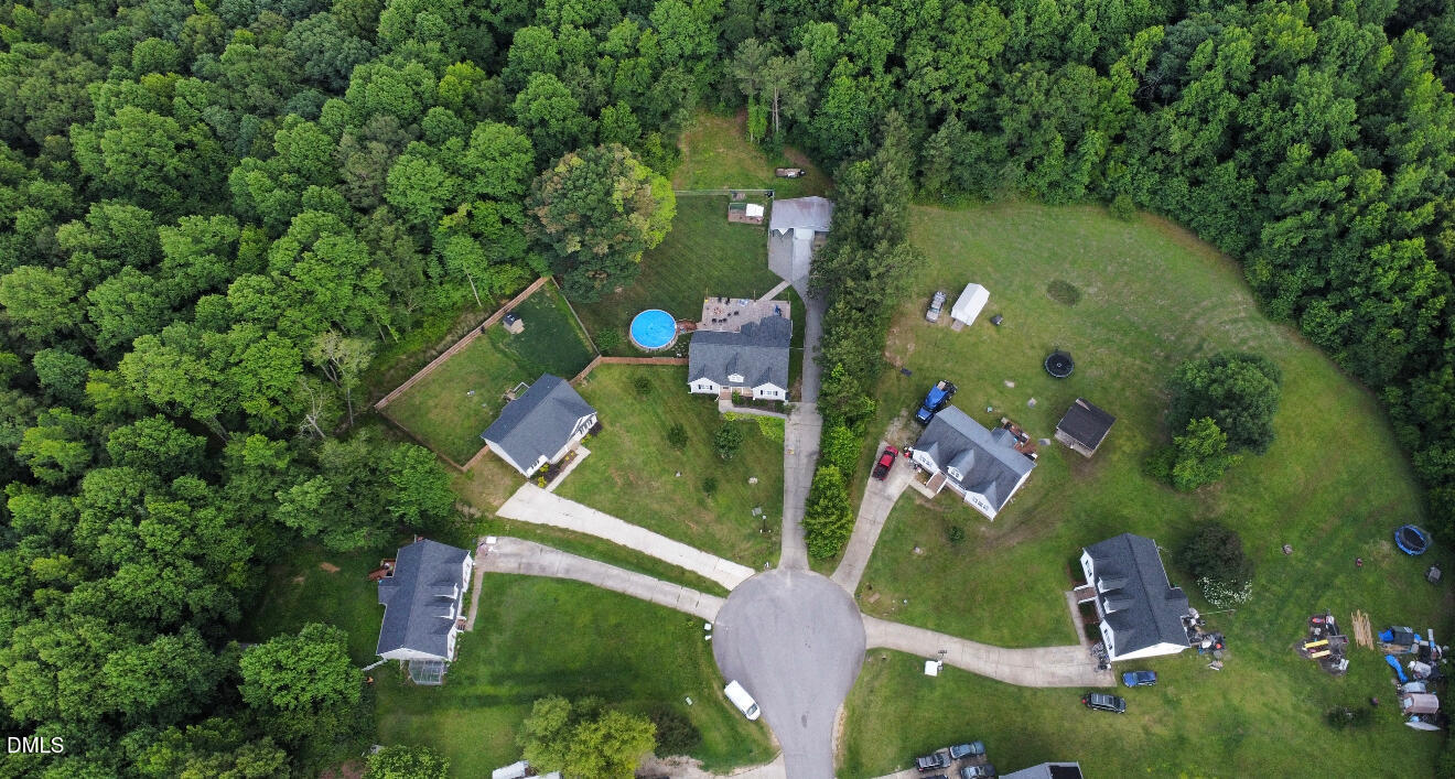 176 E Silverado Court