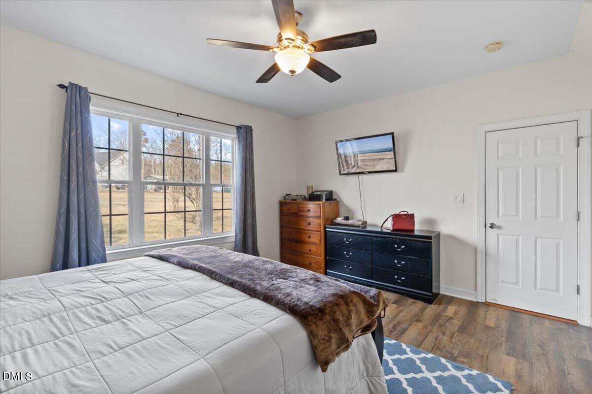 176 E Silverado Court