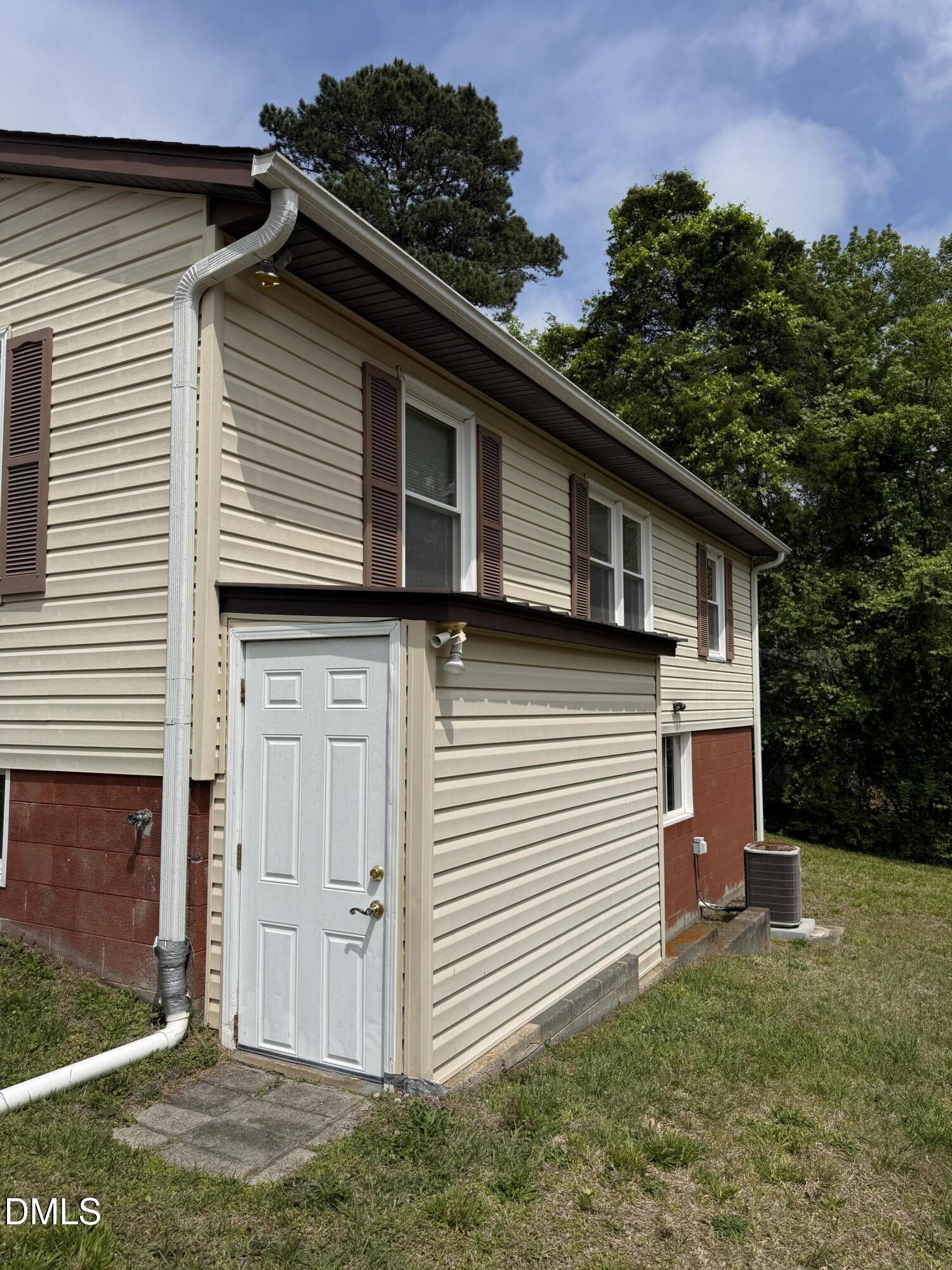 131 Robbins Avenue