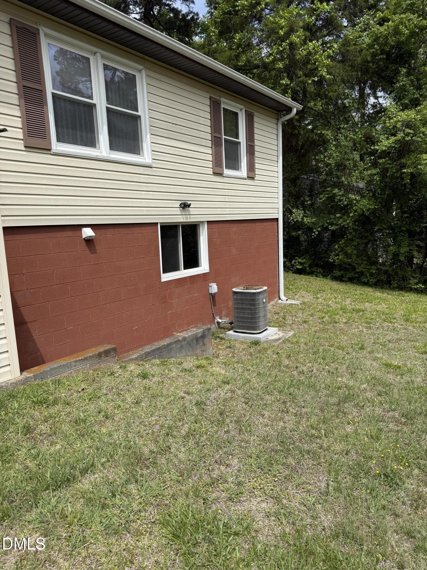 131 Robbins Avenue