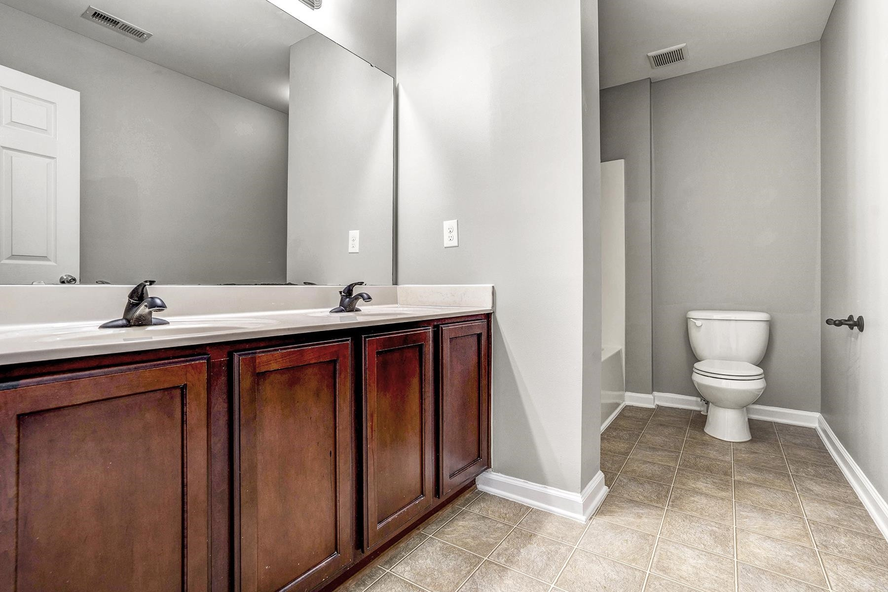 1304 Cozart Street Unit: 303