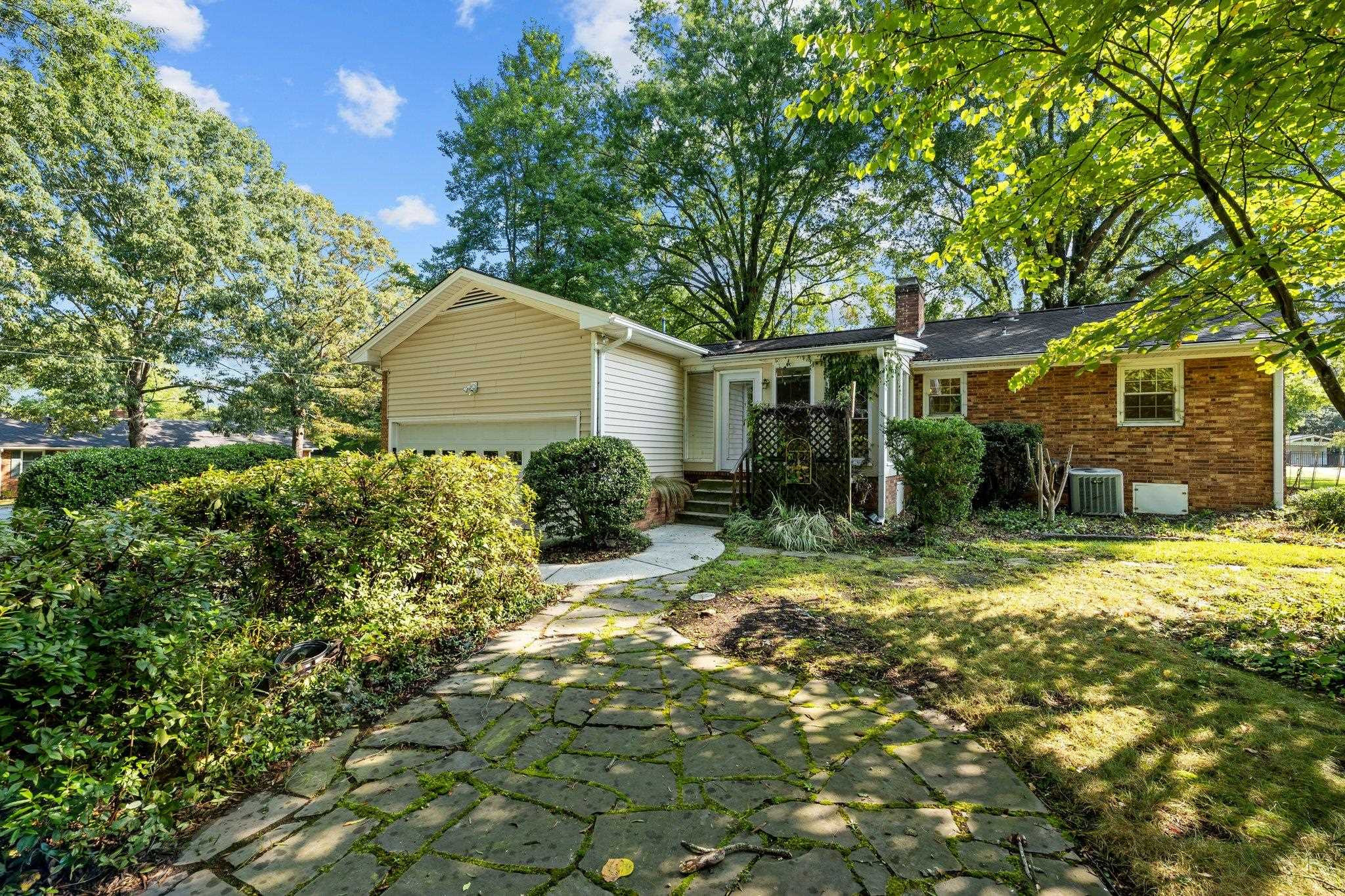 1516 Greenwood Terrace