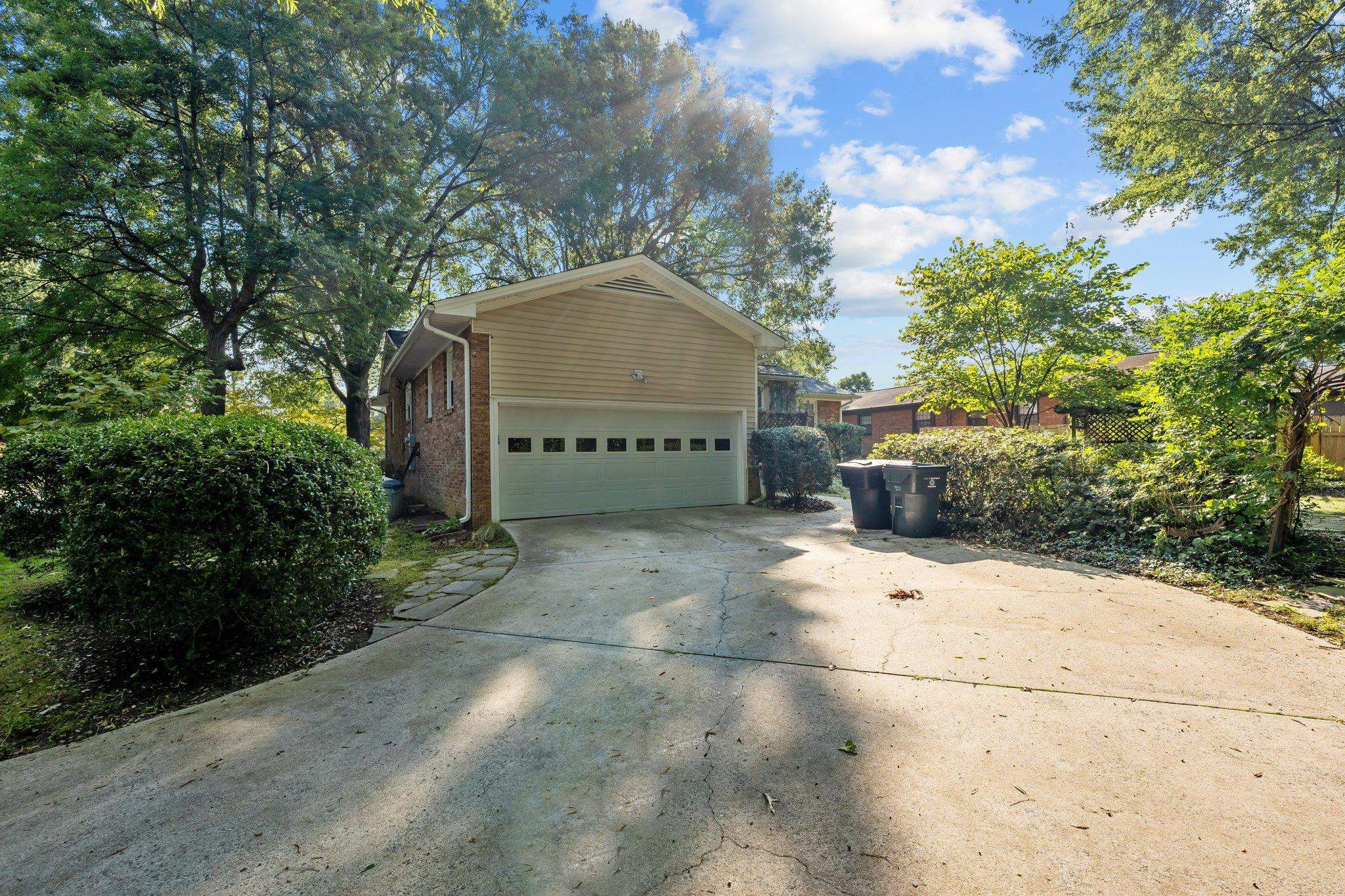 1516 Greenwood Terrace