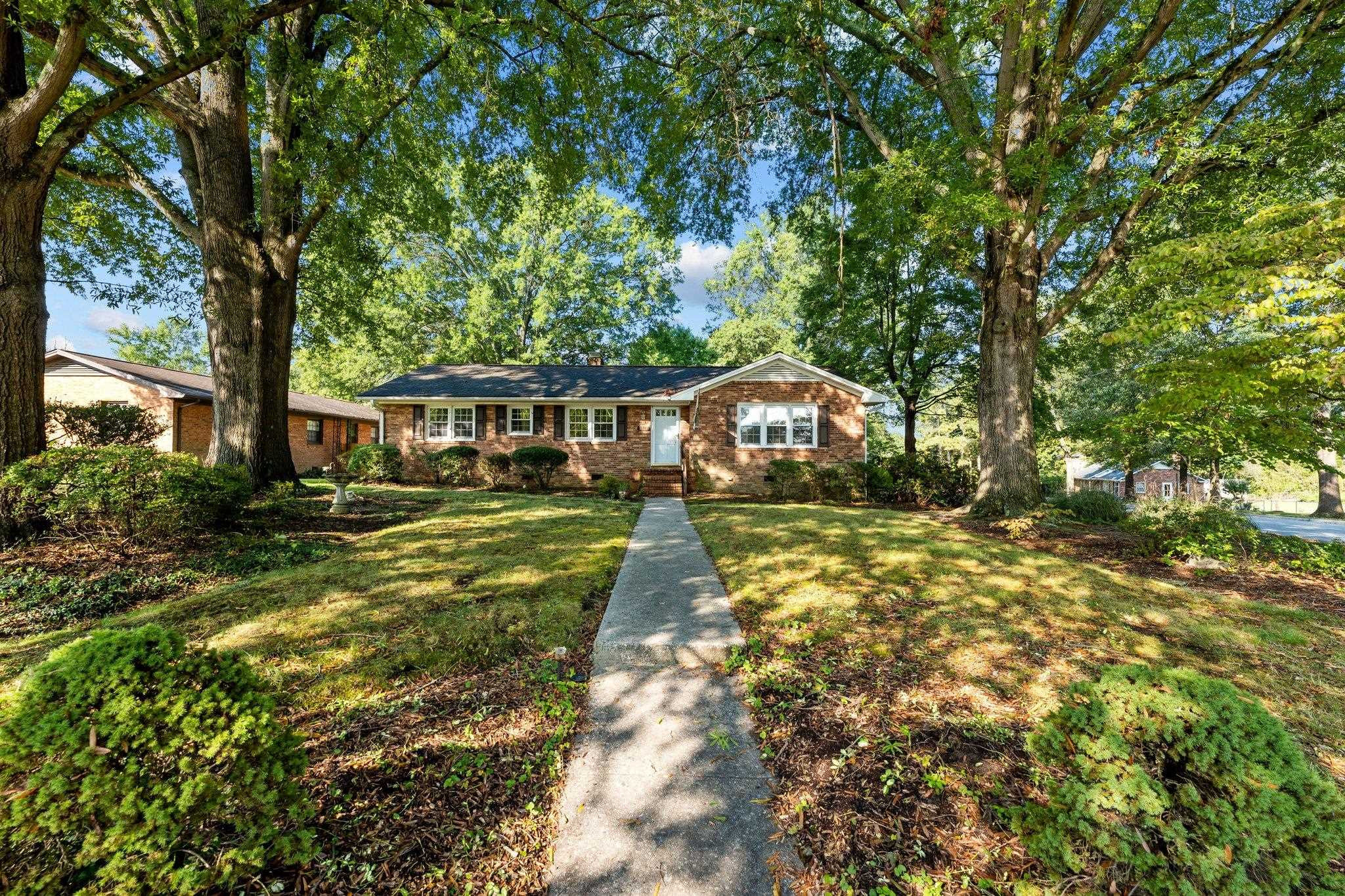 1516 Greenwood Terrace