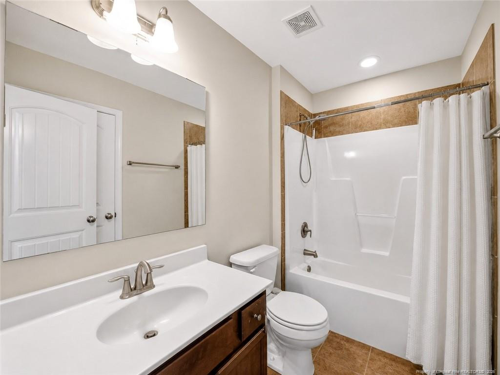 5216 Debut Avenue