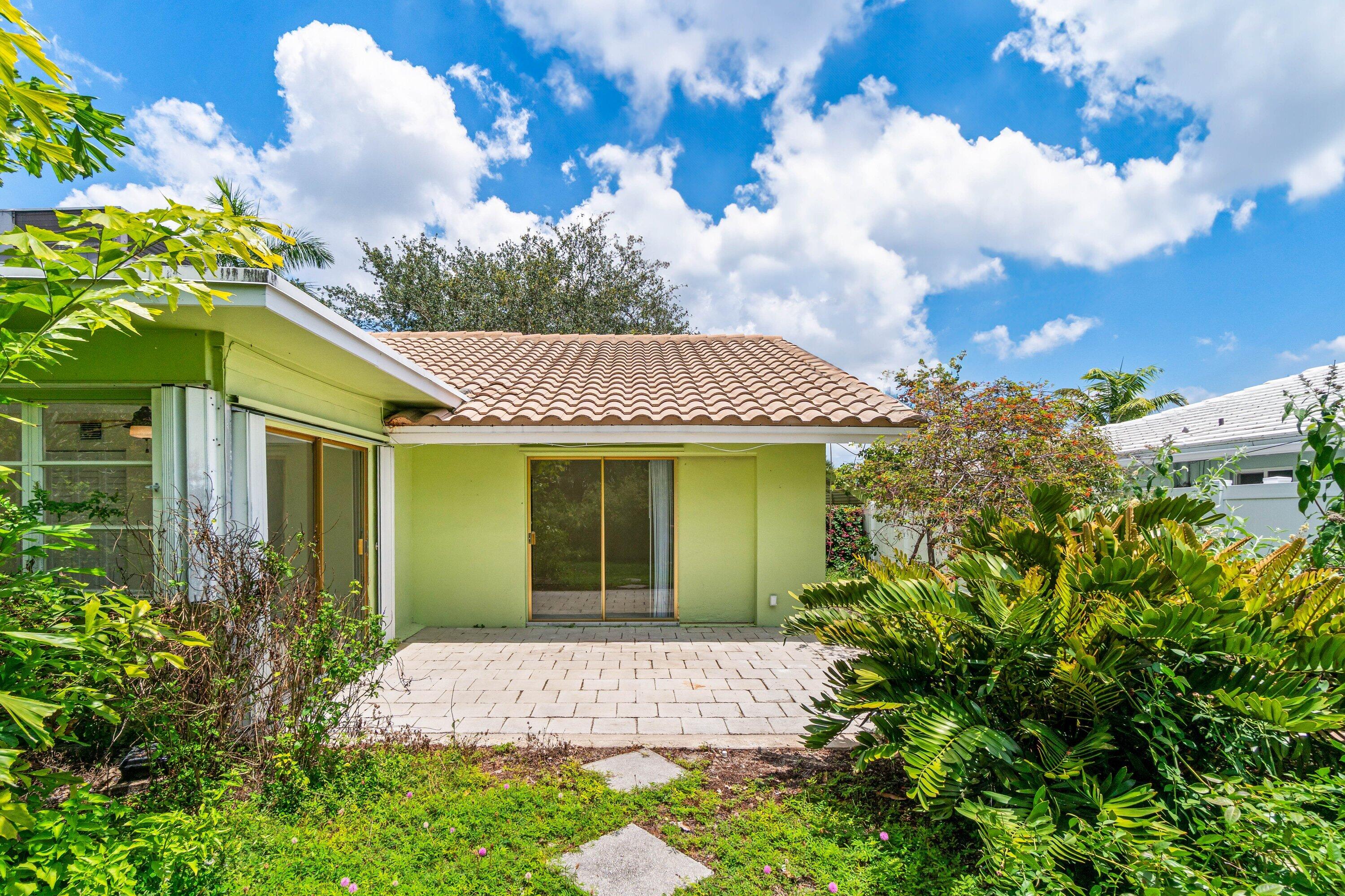 1290 SW 8th Street