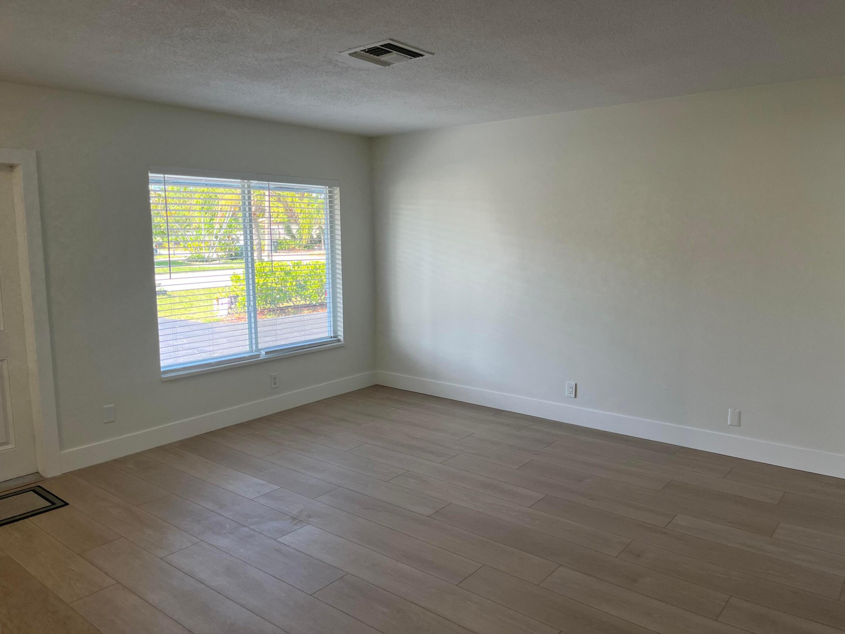 196 NE 28th Street