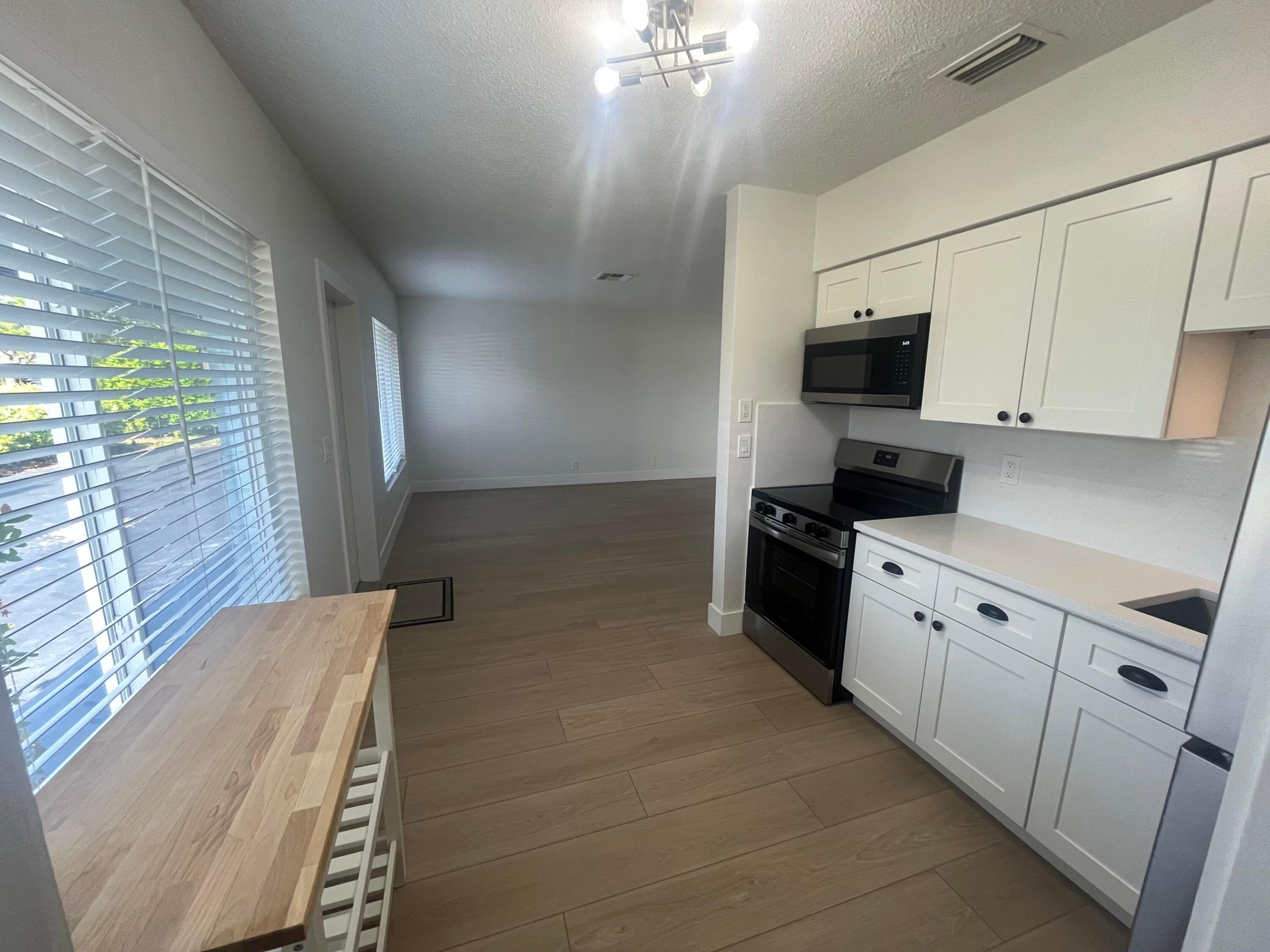 196 NE 28th Street