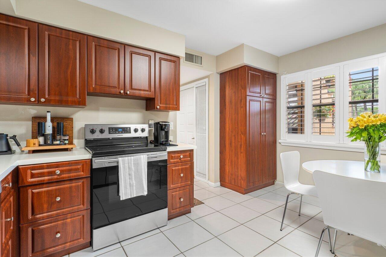 6368 ASPEN GLEN Circle