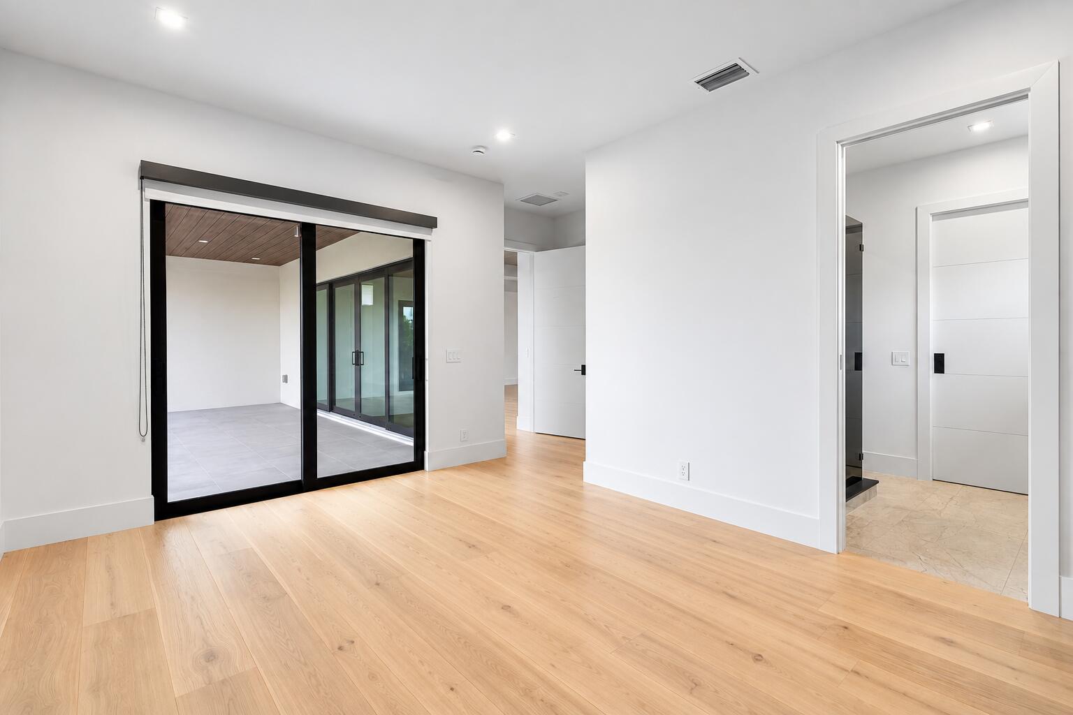 1030 NE 2ND Terrace