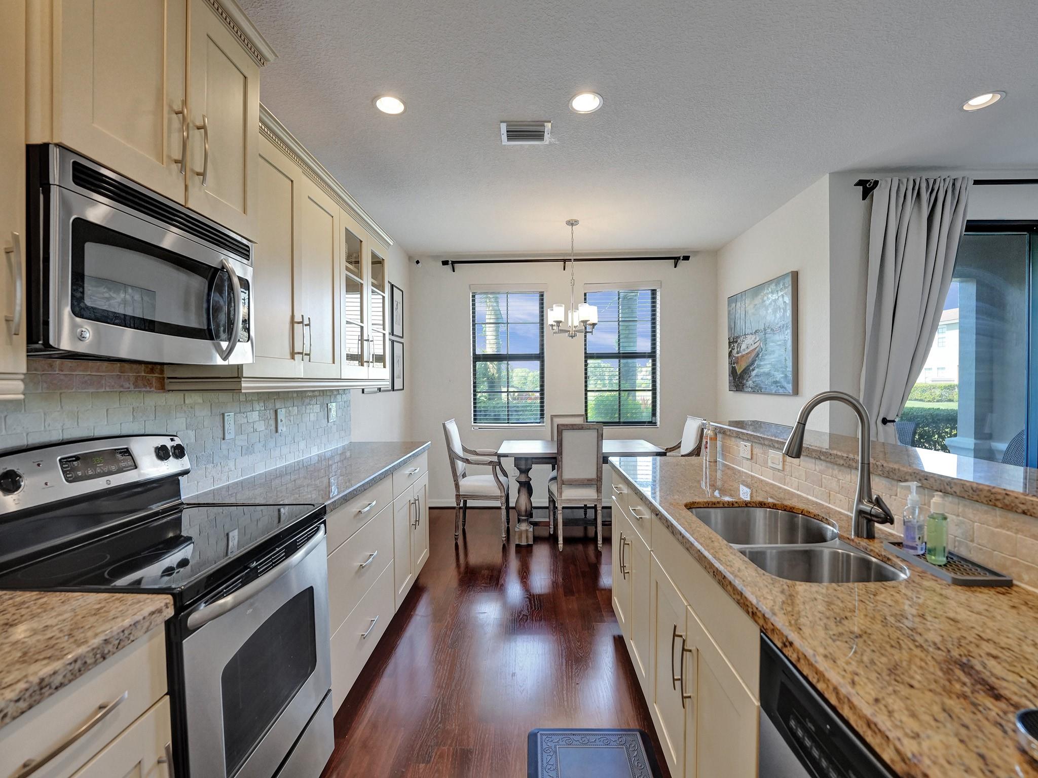 5119 Gramercy Square Dr