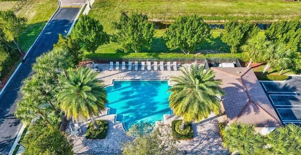 5119 Gramercy Square Dr