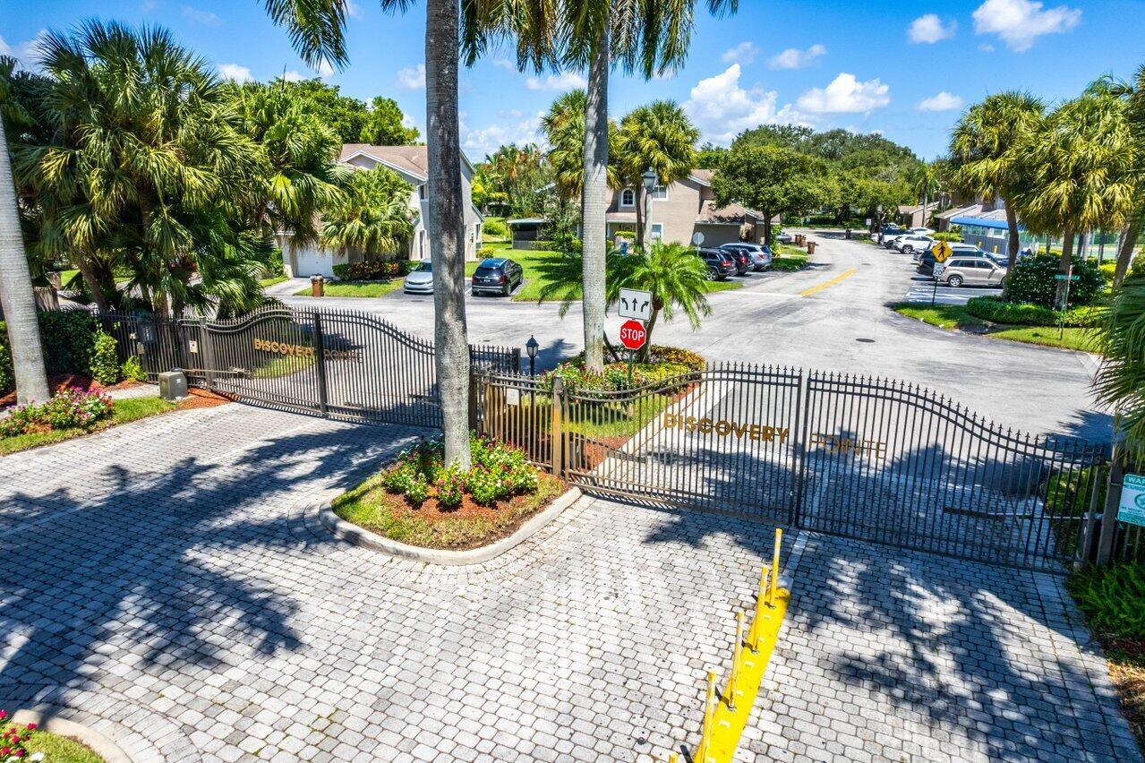 2278 Discovery Circle W