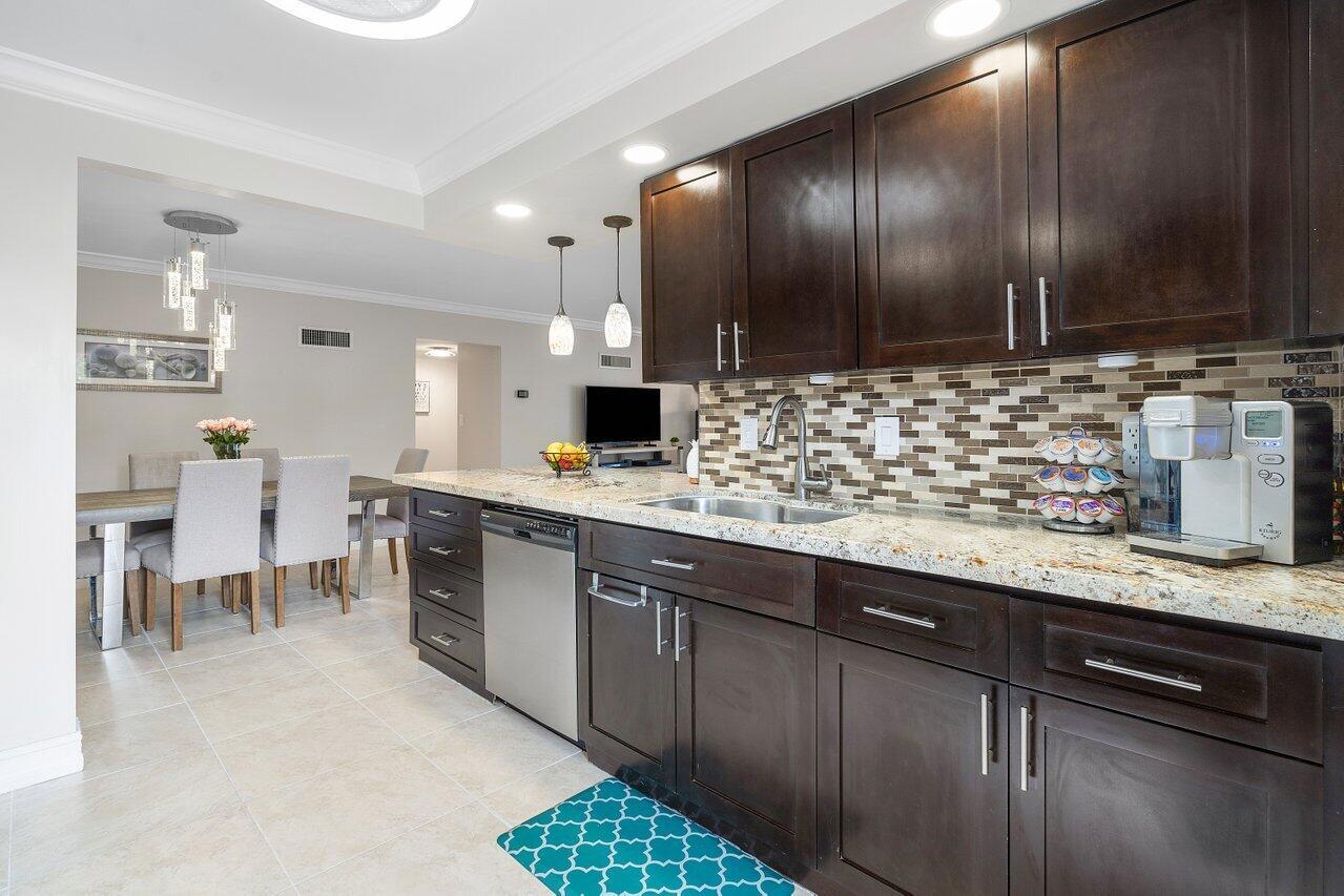 777 Jeffery Street 2010