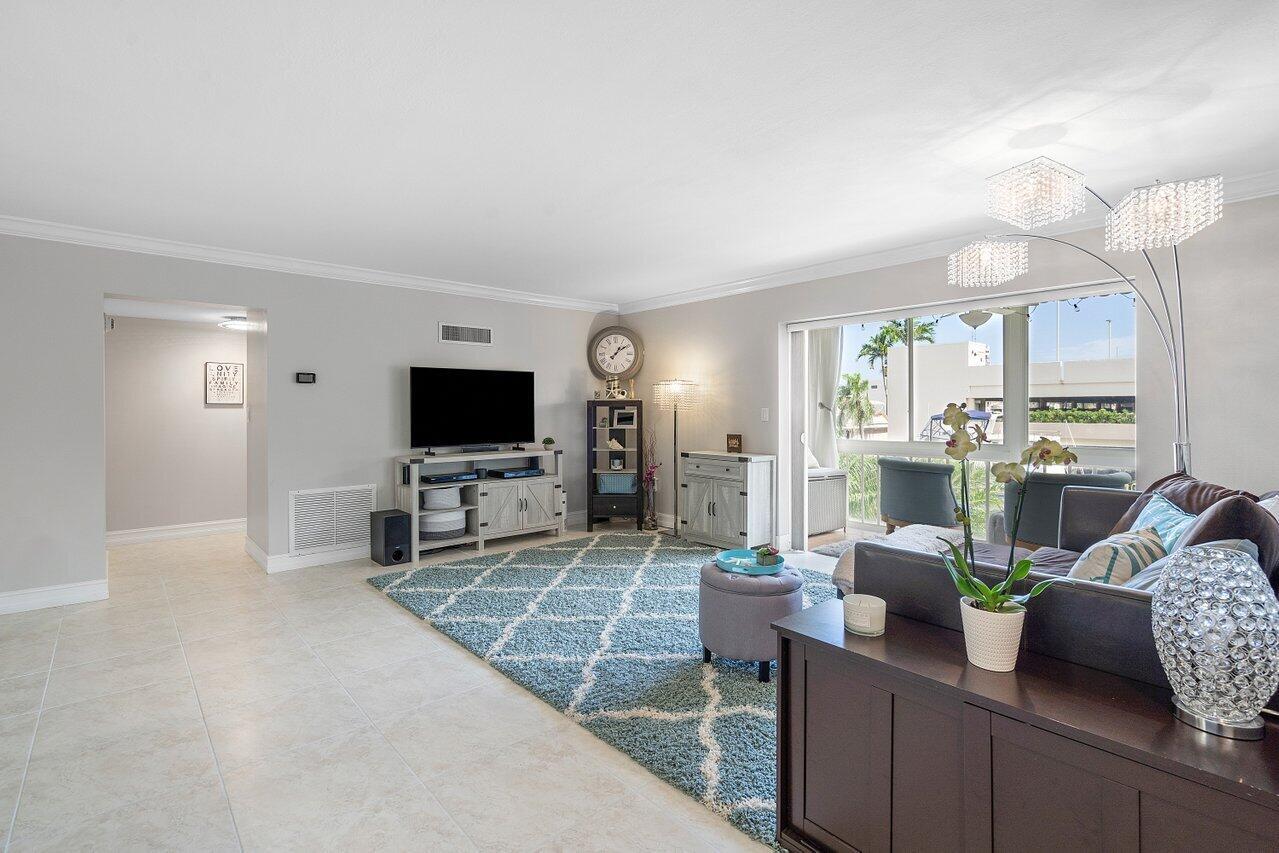 777 Jeffery Street 2010