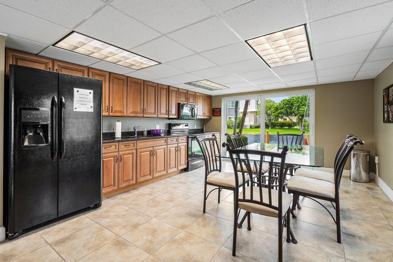 777 Jeffery Street 2010