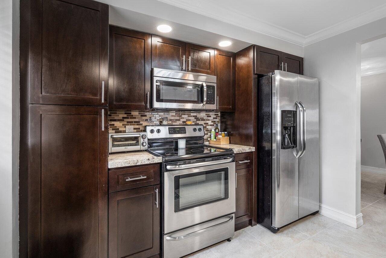 777 Jeffery Street 2010