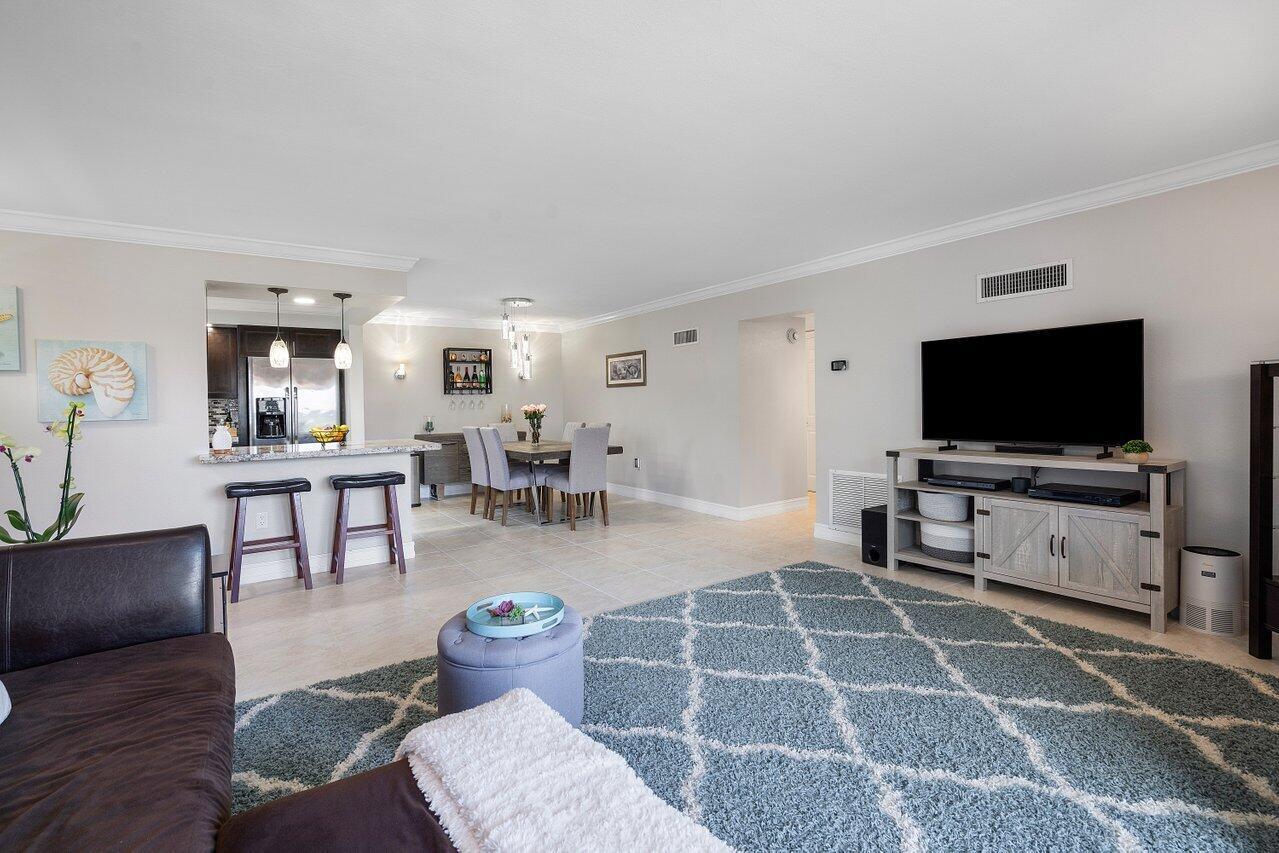 777 Jeffery Street 2010