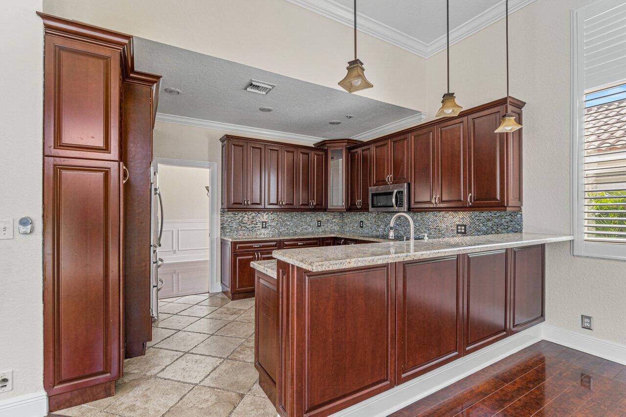 6135 Vista Linda Lane