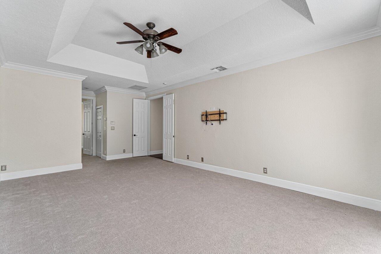 6135 Vista Linda Lane