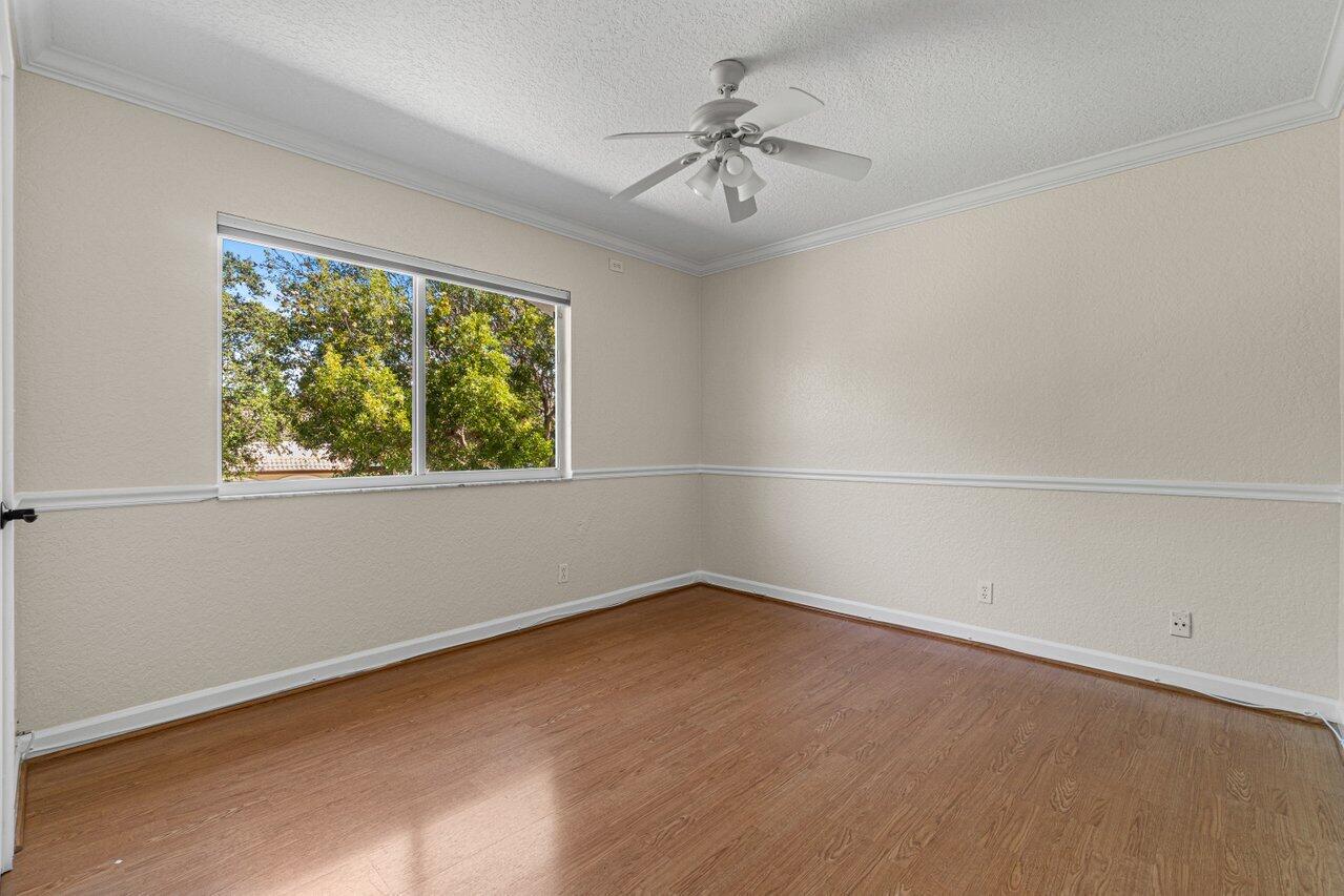 6135 Vista Linda Lane