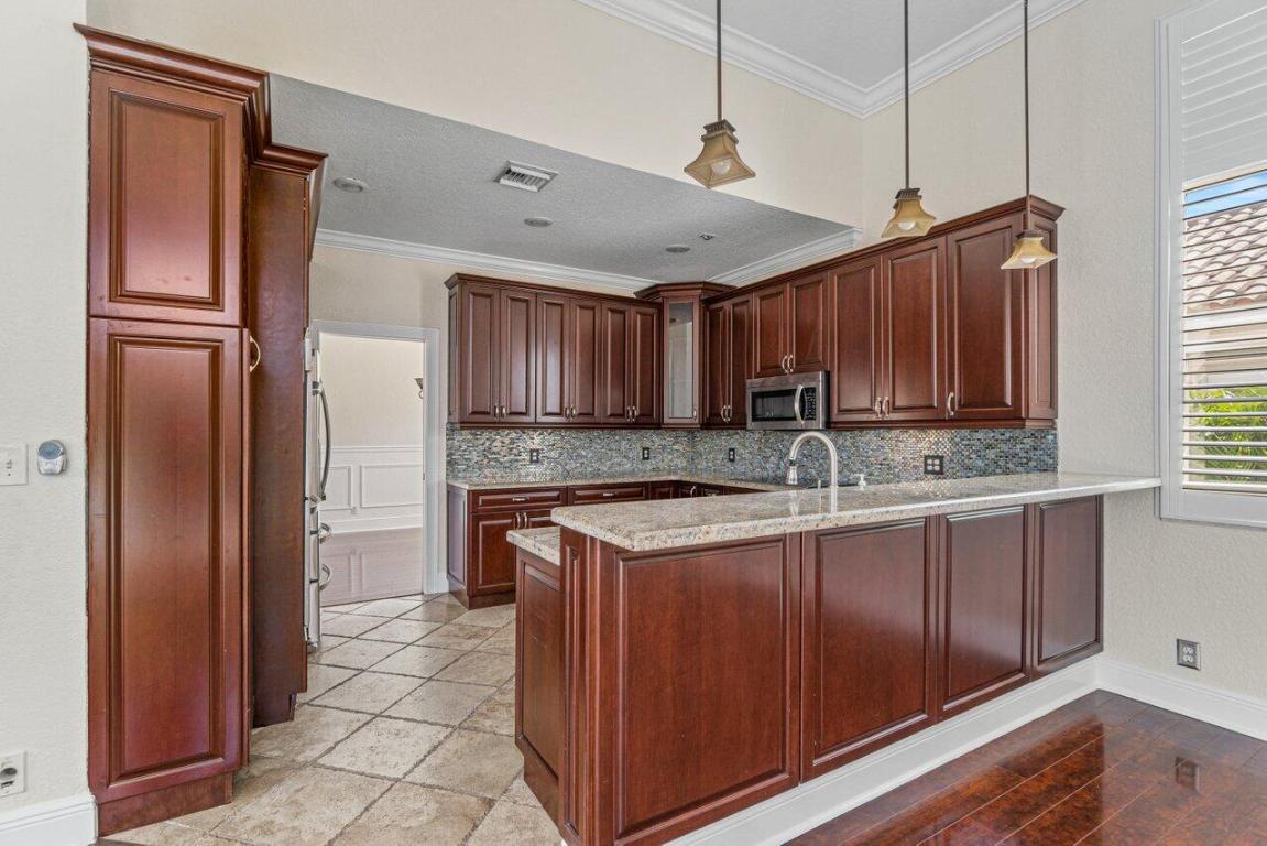 6135 Vista Linda Lane