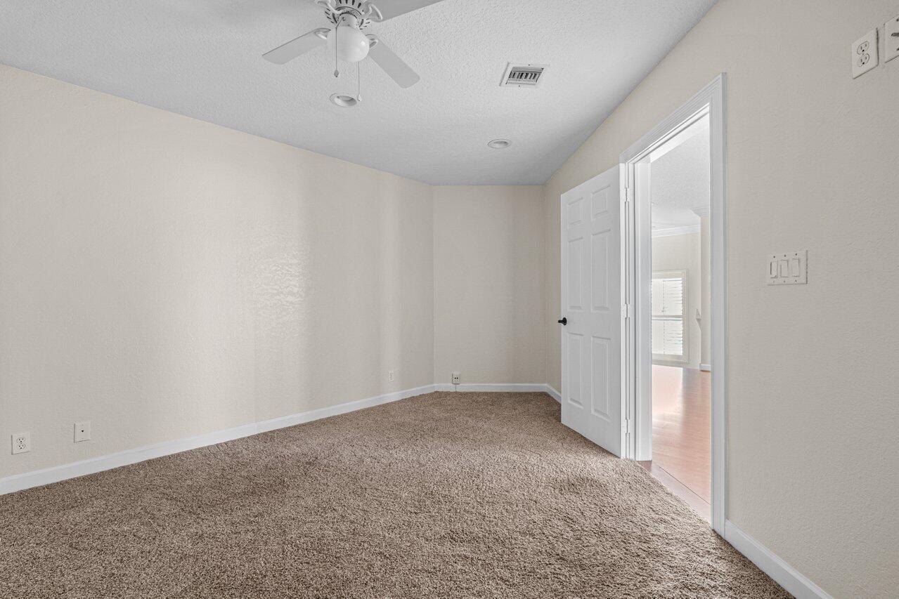 6135 Vista Linda Lane