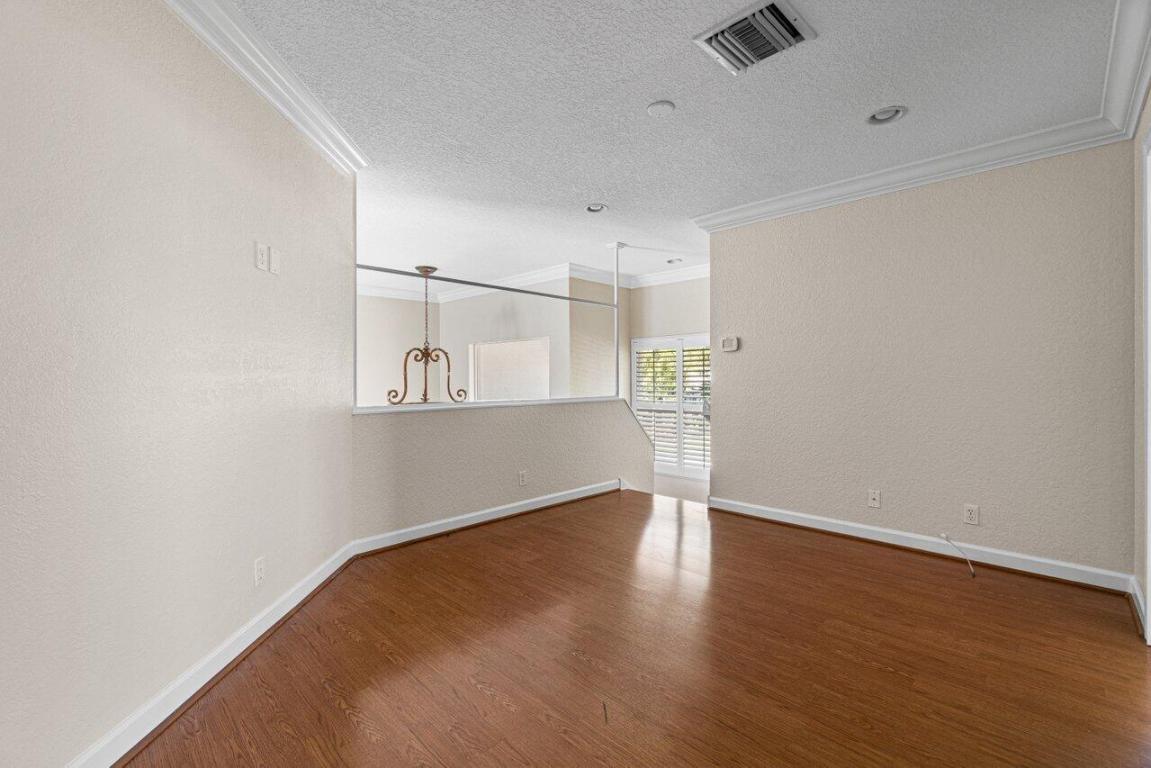 6135 Vista Linda Lane