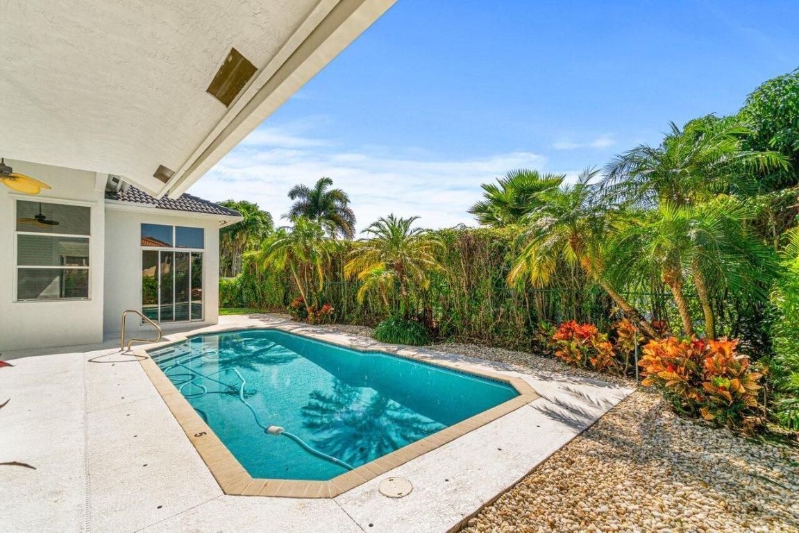 6135 Vista Linda Lane