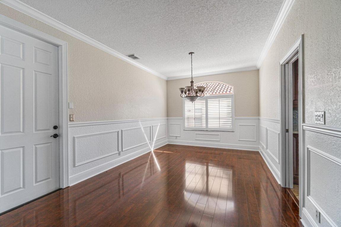 6135 Vista Linda Lane