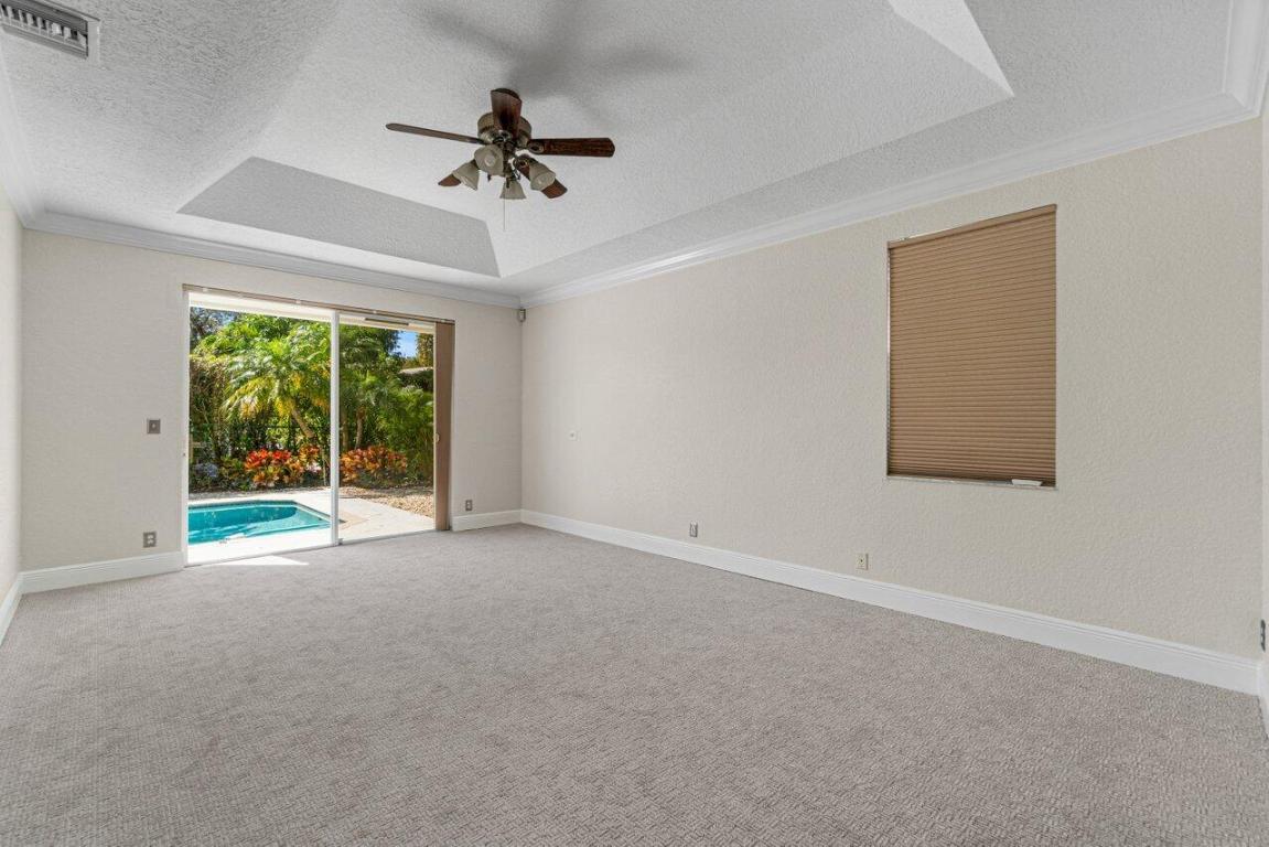 6135 Vista Linda Lane