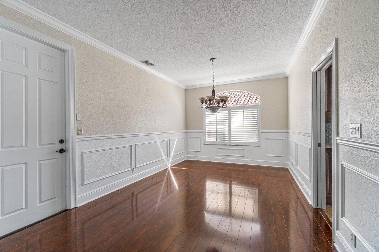 6135 Vista Linda Lane