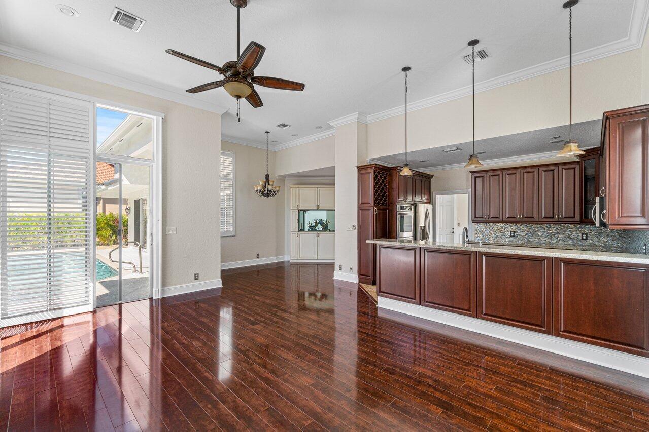 6135 Vista Linda Lane