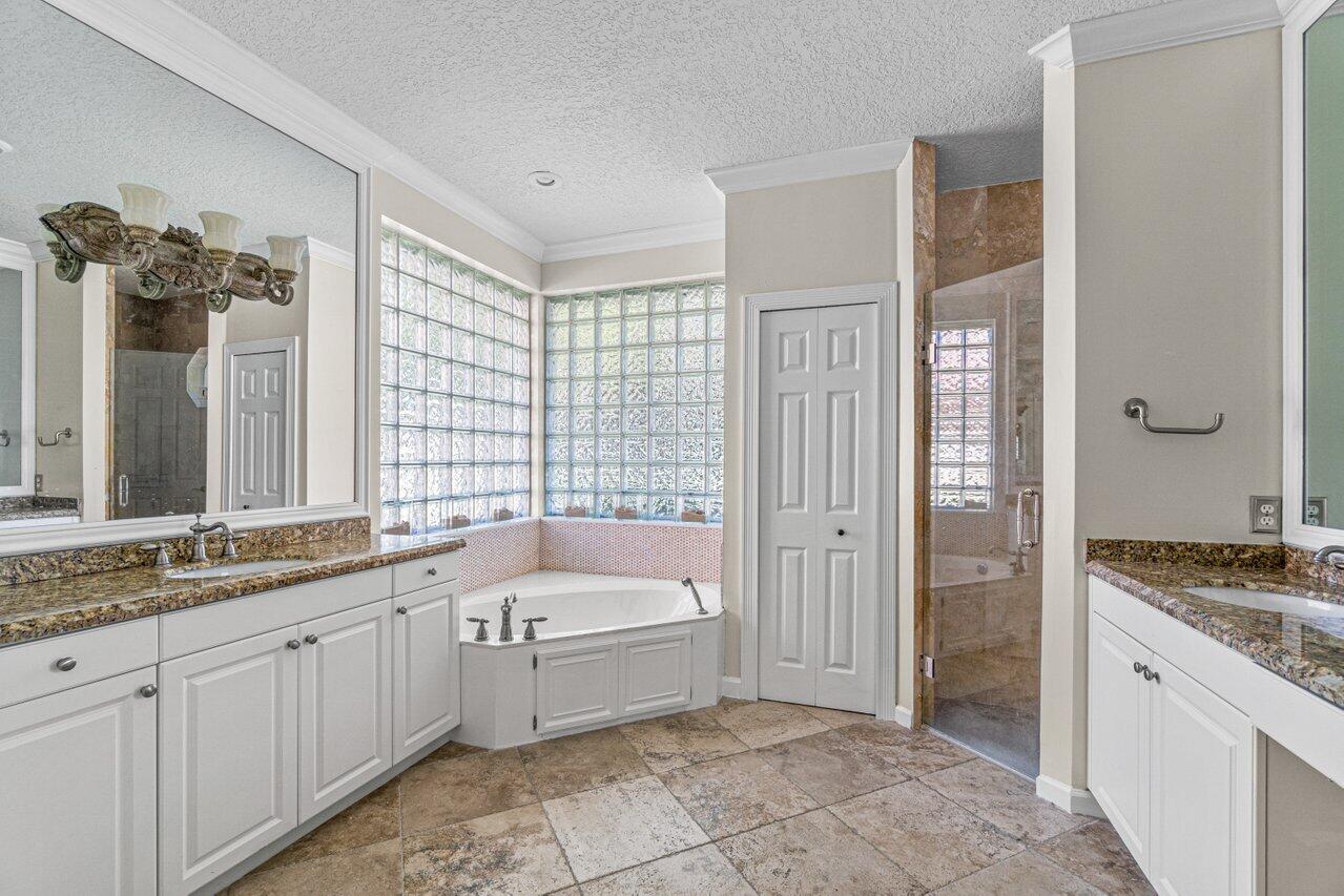 6135 Vista Linda Lane