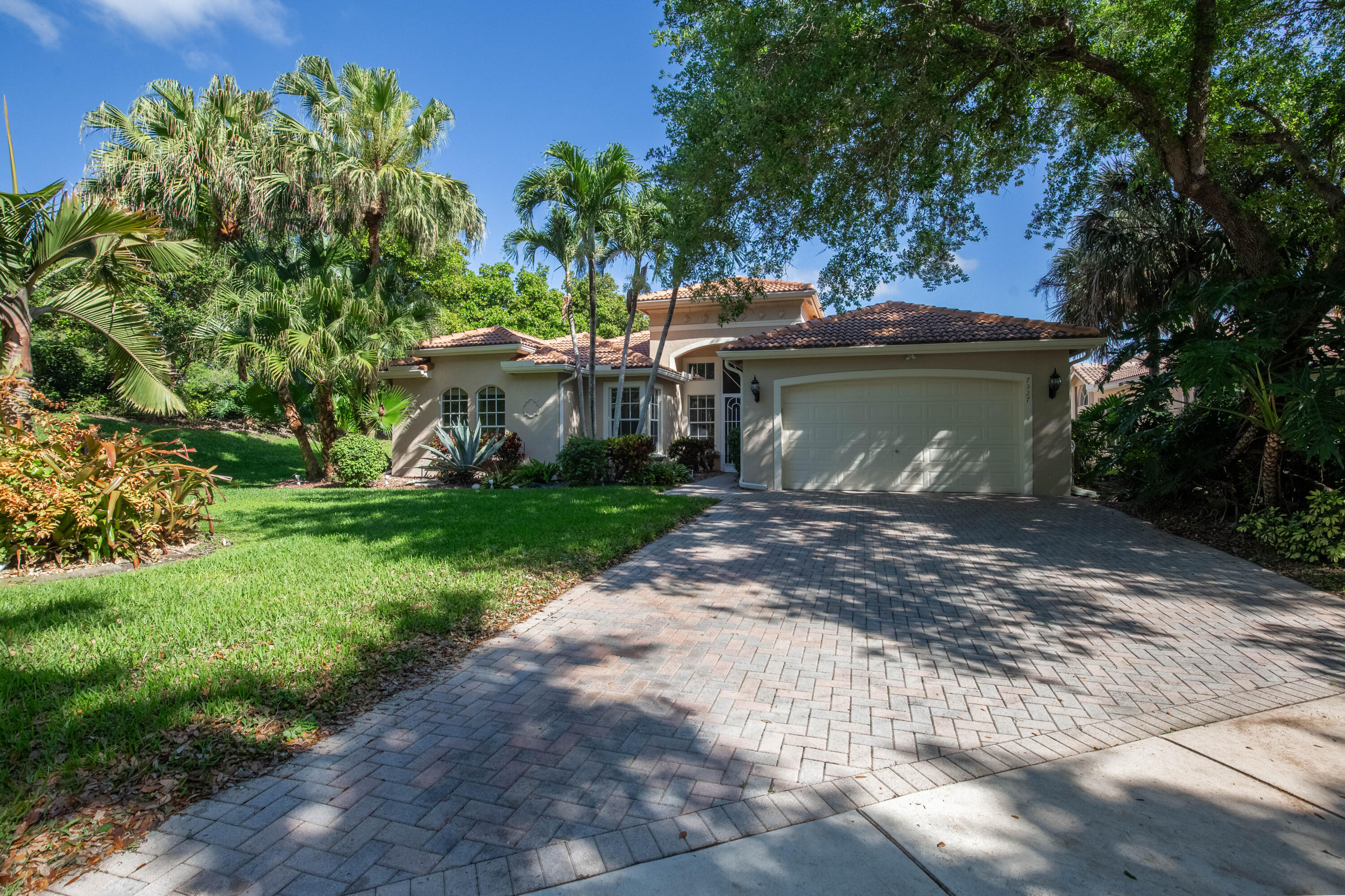 7327 Lahana Circle