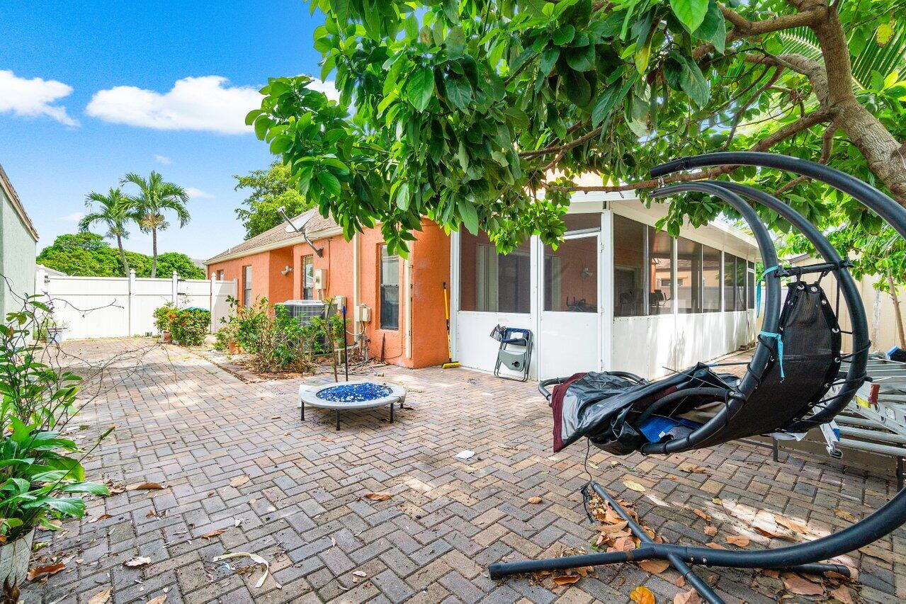 65 Buxton Lane