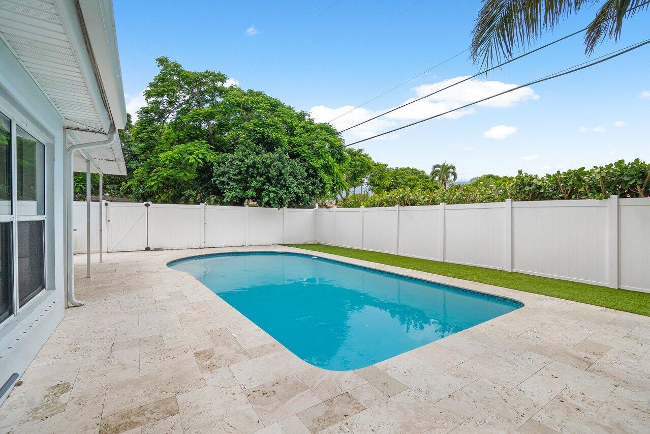 401 NE 24th Street
