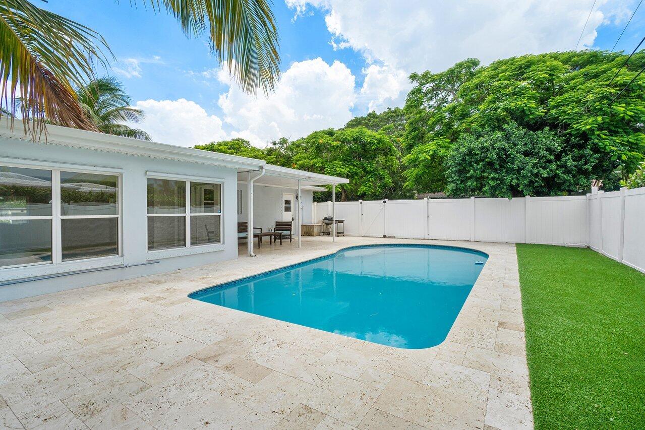 401 NE 24th Street