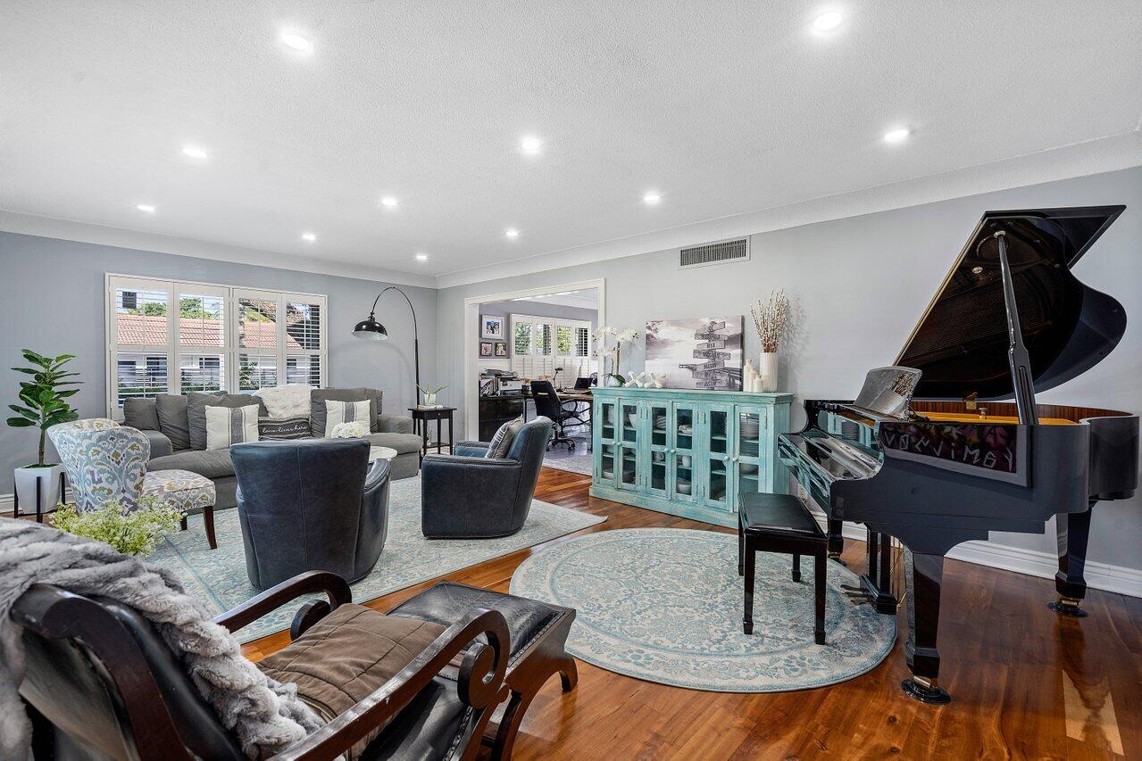 900 SW 16th Street