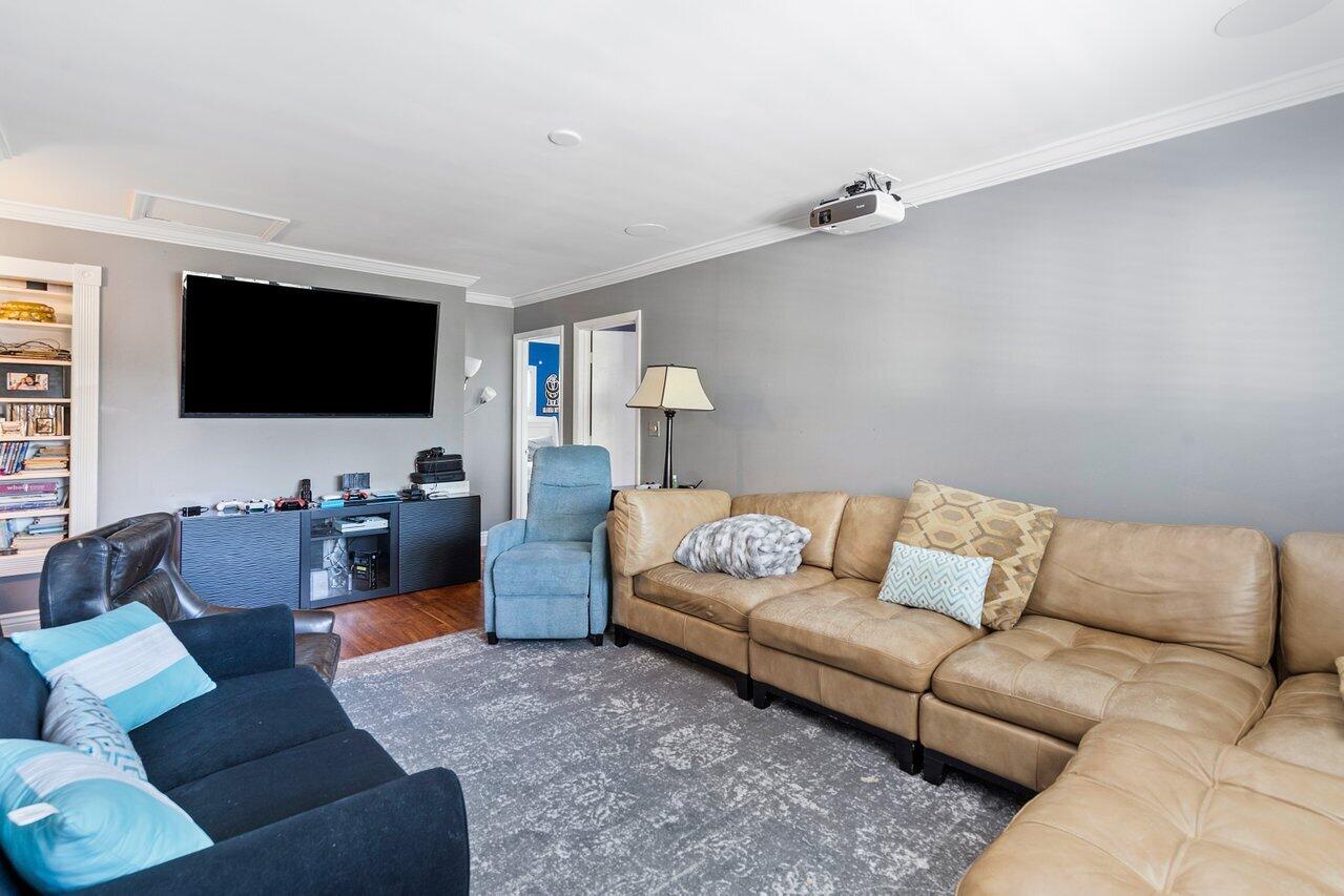 900 SW 16th Street