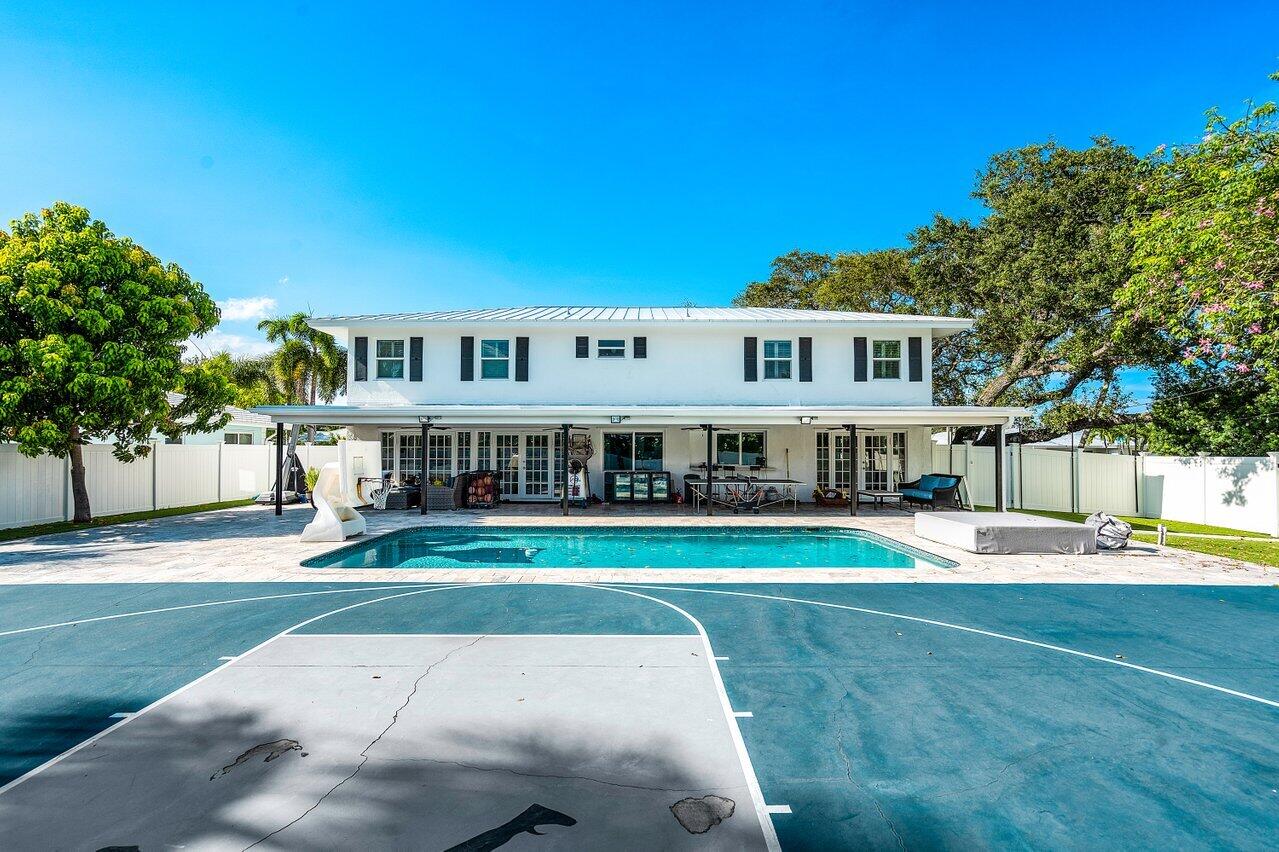 900 SW 16th Street