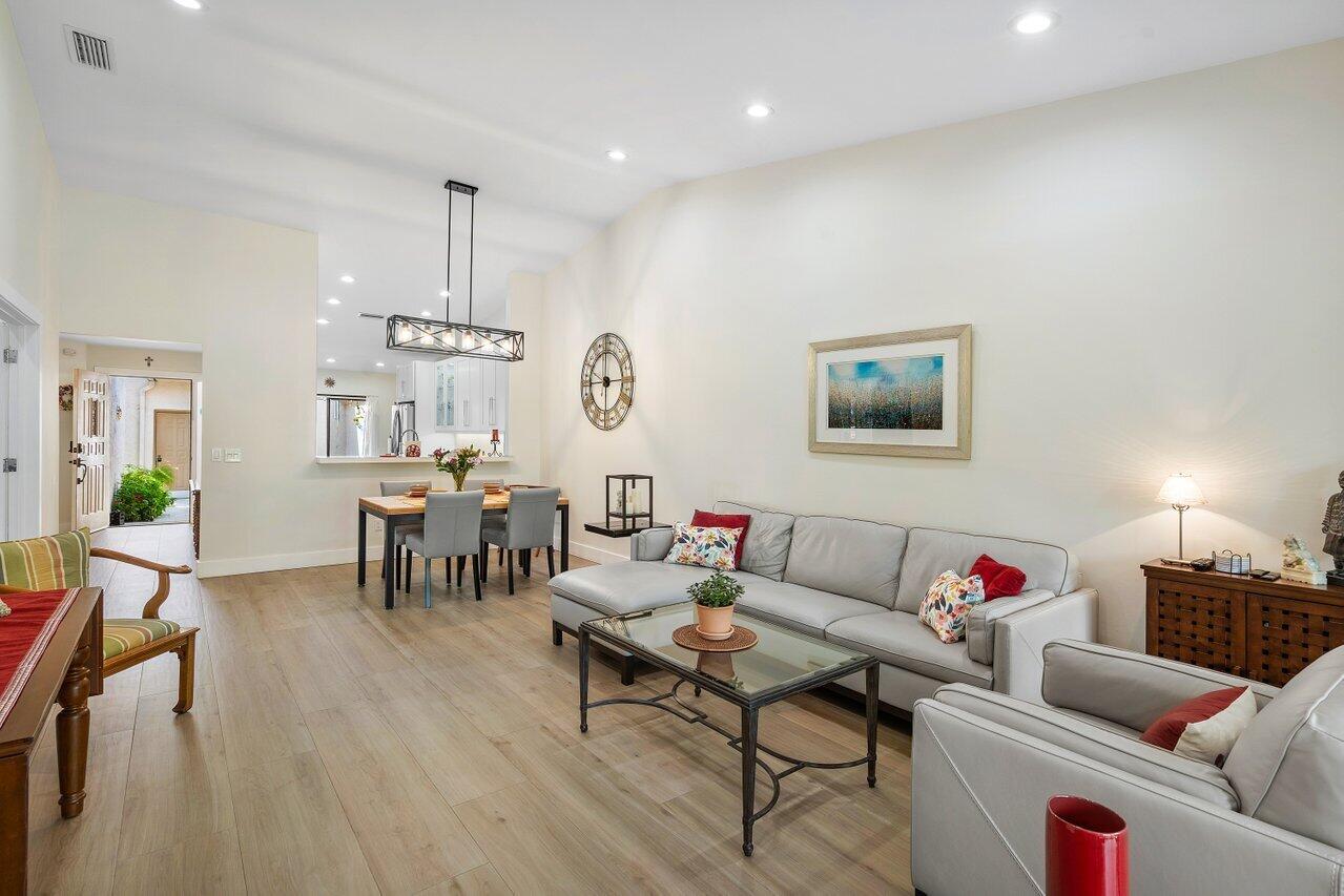 5265 Fairway Woods Drive 3114