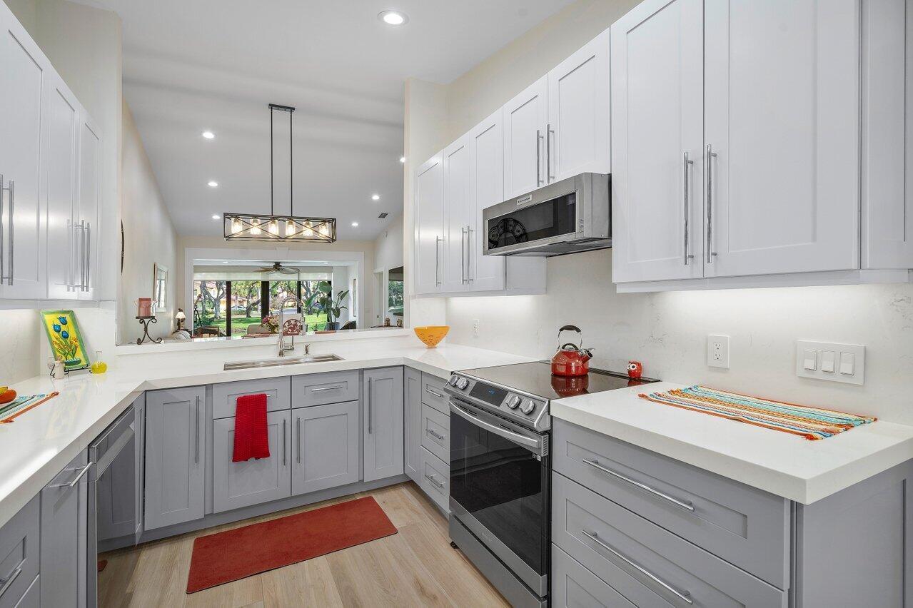 5265 Fairway Woods Drive 3114