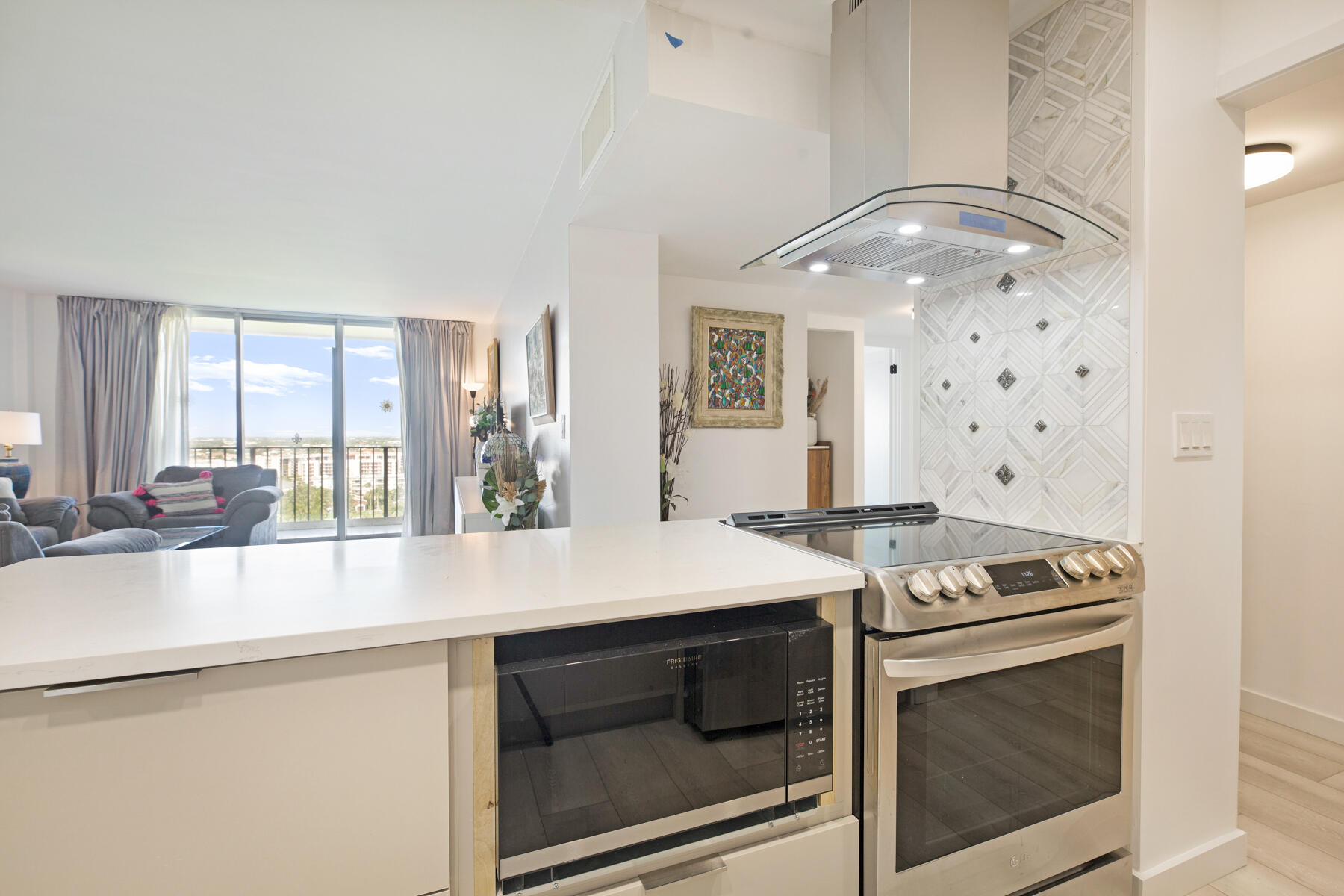 2121 N Ocean Boulevard 1604w