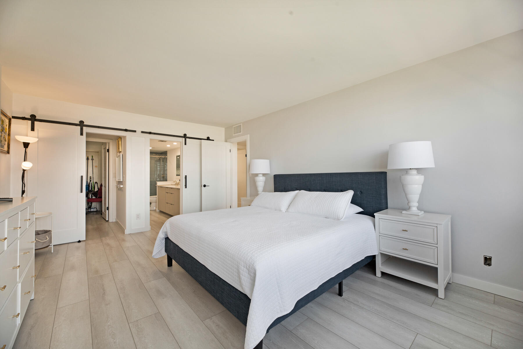 2121 N Ocean Boulevard 1604w
