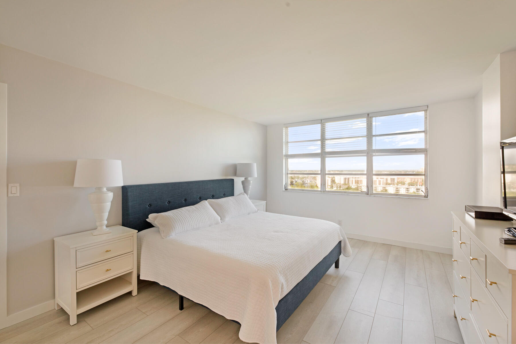 2121 N Ocean Boulevard 1604w