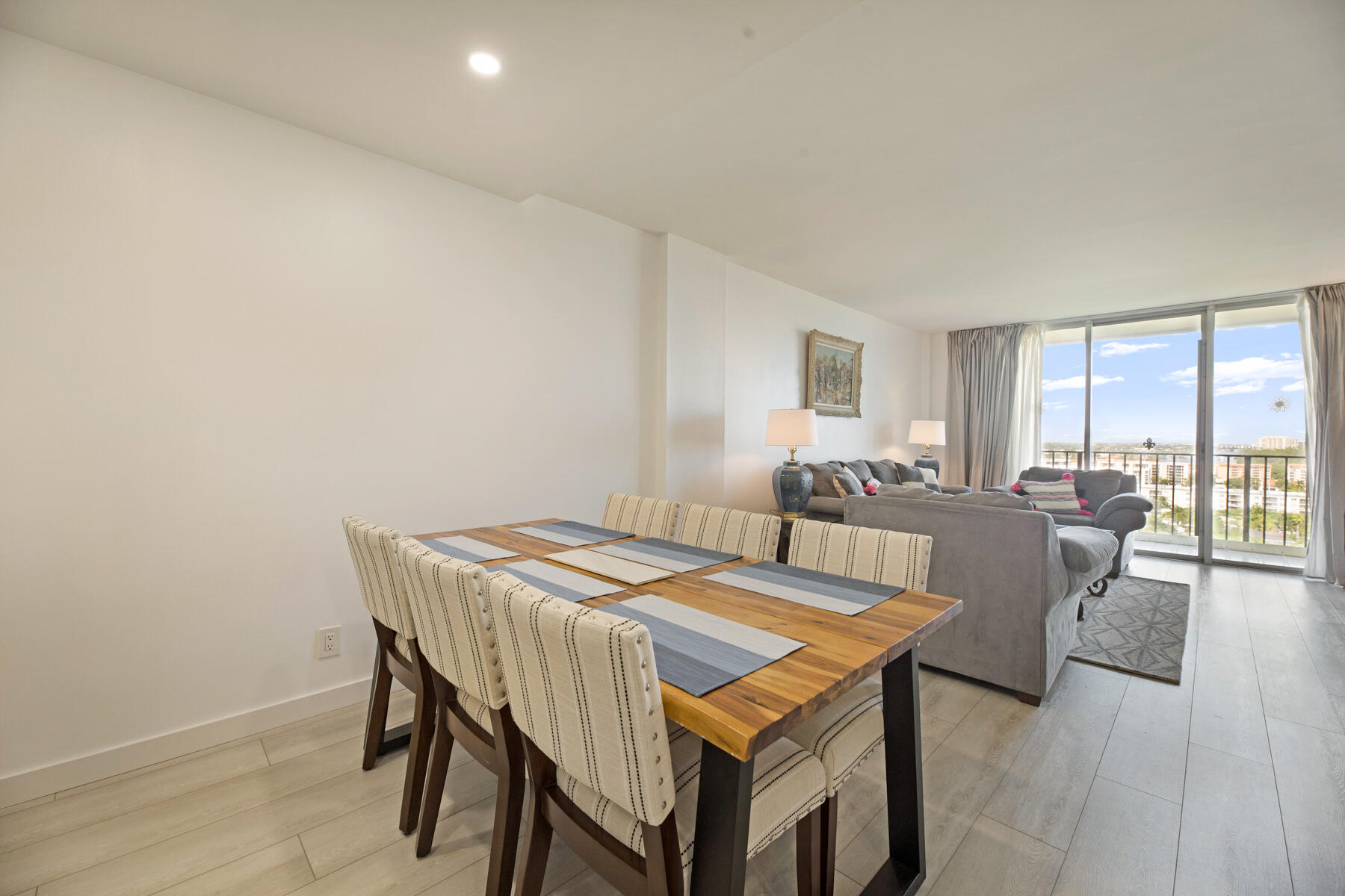 2121 N Ocean Boulevard 1604w