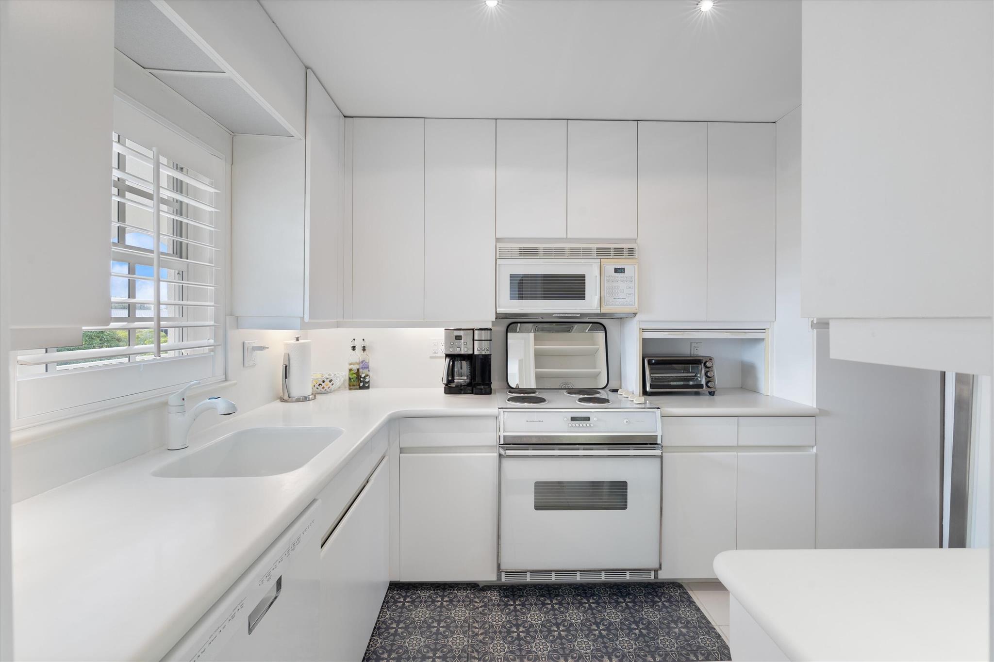 769 Jeffery Street 303