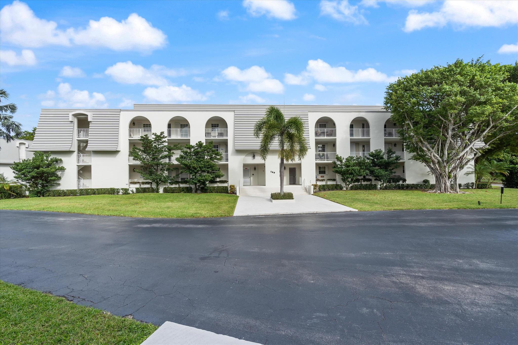 769 Jeffery Street 303