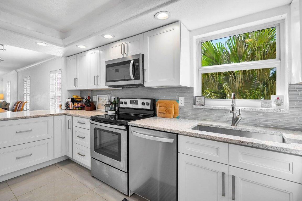 1040 Banyan Road 2010